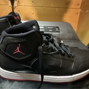 Like New Jordans!  “Jumpman” basketball sneakers size mens 10